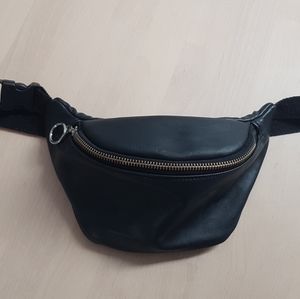 Faux leather o-ring fanny pack